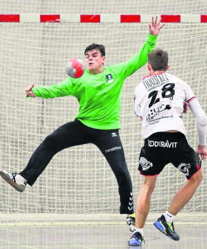 Starke Quote. Goalie Carlos Caforio hat fast die Hälfte aller Schüsse auf sein Tor gehalten. Bild: jg