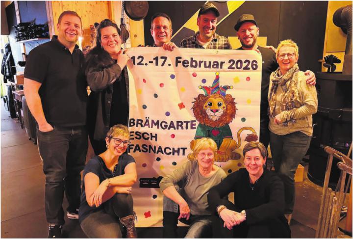 Die Vorstandsmitglieder von «Brämgarte esch Fasnacht»: Reihe hinten stehend, von links: Daniel Knopf, Claudia Mariniello, Marc Döderlein, Adrian Belser, Juri Tirez, Andrea Meier. Reihe vorne, von links: Caro Wipf, Sue Rey, Angela Belser. Es fehlt: Monika Jenni.