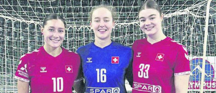 Von links: Daphne Gautschi, Seraina Kurali und Nora Snedkerud. Bild: zg