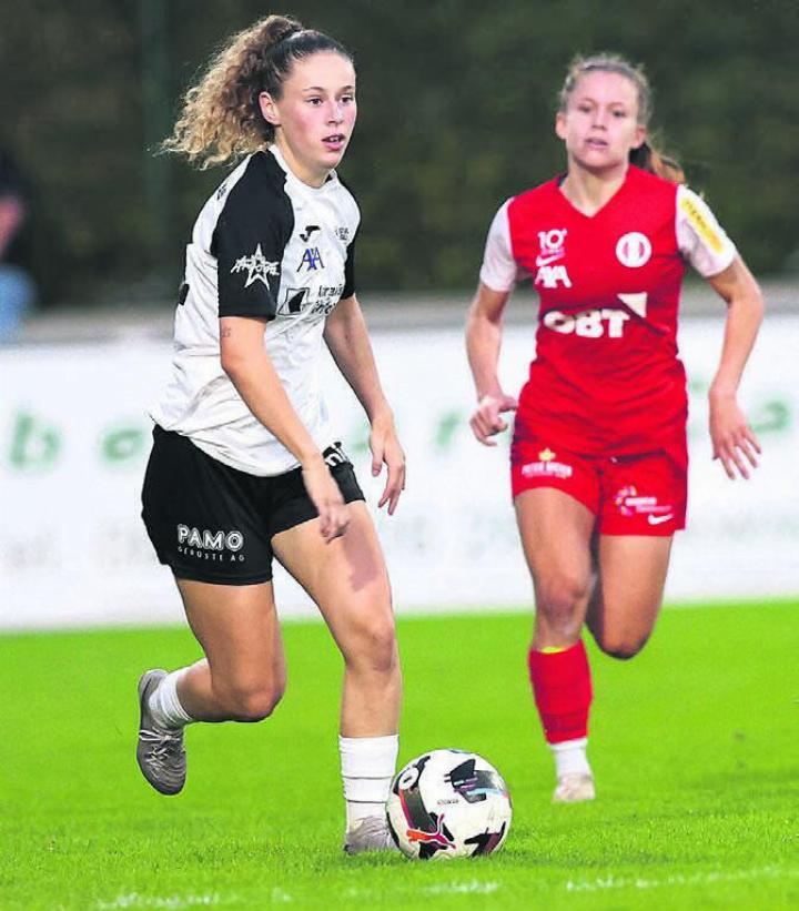 Donika Deda (links) ist in ihrer ersten Saison in der Women’s Super League bereits eine Goalgetterin für den FC Aarau. Bilder: FC Aarau Frauen, zg