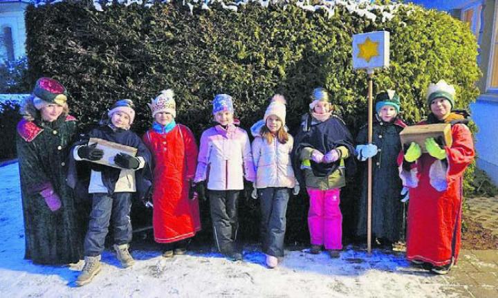 Die Zahl der Kinder, die sich am Brauch beteiligen, wird immer kleiner. Diejenigen, die unterwegs waren, hatten ganz viel Freude. Bild: zg