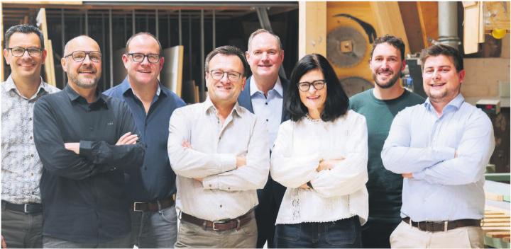 Früher ein reiner Familienbetrieb, wird die Büttiker Firma heute von einer engagierten Geschäftsleitung geführt (von links): Stefan Köchli, Kandid Müller, Matthias Meyer, Thomas Schuhmacher, Geschäftsleiter Josef Karl Koch (der Enkel des Gründers), Sandra Wermelinger, Marcel Voramwald und Adrian Frick. Bild: zg