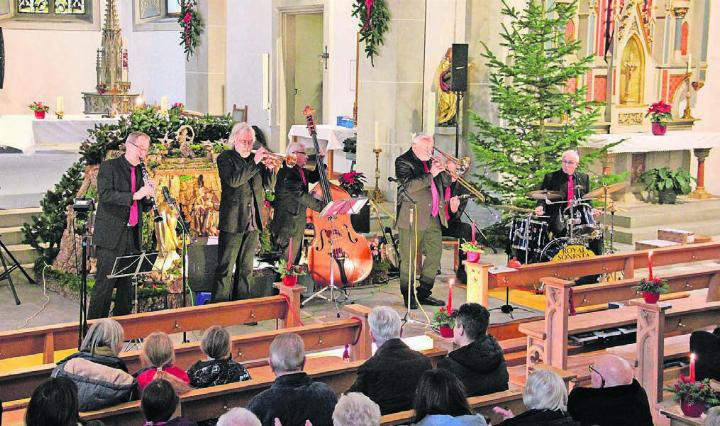 Die Royal Sonesta Jazz Band begeistert die Zuhörer mit ihrem Musikrepertoire am Neujahrskonzert. Bilder: Monica Rast