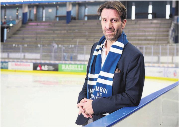 Lars Weibel bei seiner Vorstellung als neuer Sportdirektor des HC Ambri-Piotta. Bevor er aber seine Tätigkeit bei den Tessinern beginnt, stehen noch zwei Turniere mit der Nati für den Wahlfreiämter an. Bild: Freshfocus