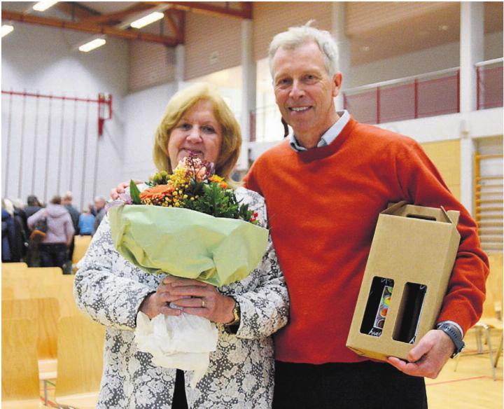 Je acht Jahre engagierten sich Vivienne Graw und Cristian Canis im Gemeinderat. Bild: Annemarie Keusch