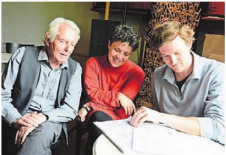 Wener Bodinek (links), Julia Frischknecht und Jonas Arnet.   Bild: chh