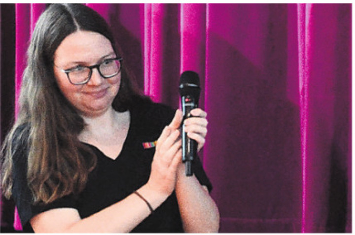 Applaus für die Autoren von Melanie Müller, Leiterin der Bibliothek Wohlen. Bild: zg