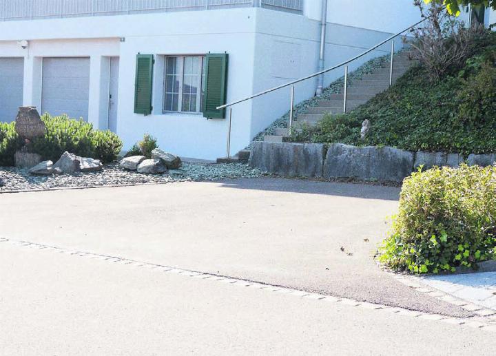 Klein und unscheinbar – um diesen ehemaligen Wendeplatz an der Langmattstrasse gehts bei der Urnenabstimmung. Bild: Annemarie Keusch
