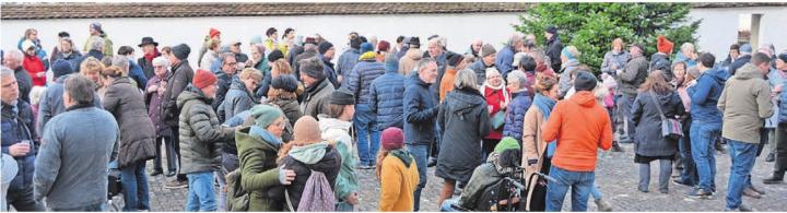 Der Neujahrsapéro zieht jedes Jahr viele Leute an – am 1. Januar, 16 Uhr, findet er erneut statt. Bild: Archiv
