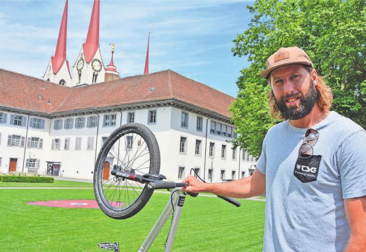 Chris Räber lebt für seine grosse Leidenschaft und wird nicht müde, sein Wissen und seine Erfahrung weiter zu geben. Bild: Archiv