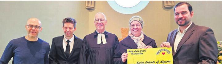Glückliche Gesichter anlässlich der Scheckübergabe in der reformierten Kirche Bremgarten. Bild: zg