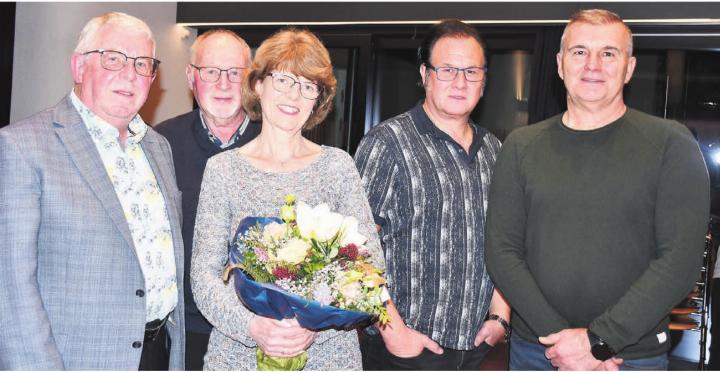 Das Sakristan-Team hat einige Wechsel erfahren (v. l.): Kirchenpflegepräsident Josef Brunner, Erich Stähli (verabschiedet), Ruth Müller (verabschiedet), René Wettstein (neu) und Damir Kljucevic (bisher).
Bilder: Daniel Marti