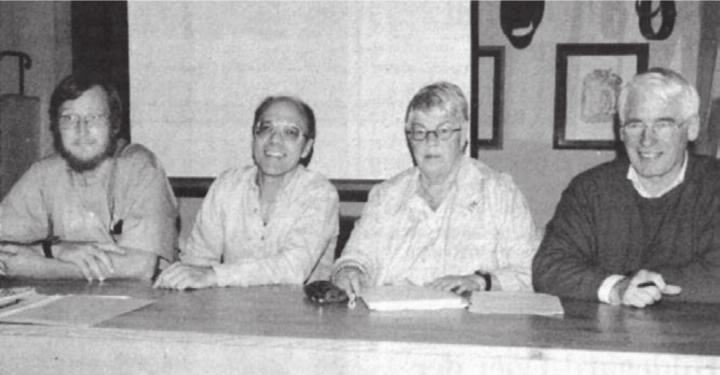 Der erste Vorstand der IG Erdmannlistein. Von links: Hans Peter Moser, Stefan Schaufelbühl, Hanny Evangelatos und Wolfgang Tross. Bild: Archiv