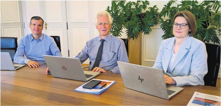 Stefan Walder (Leiter Abteilung Bau), Raymond Tellenbach (Stadtammann) und Mirjam Zedi (Leiterin Finanzen) präsentieren Budget und sonstige Traktanden (von links). Bild: Marco Huwlyer Stefan Walder (Leiter Abteilung Bau), Raymond Tellenbach (Stadtammann) und Mirjam Zedi (Leiterin Finanzen) präsentieren Budget und sonstige Traktanden (von links). Bild: Marco Huwlyer