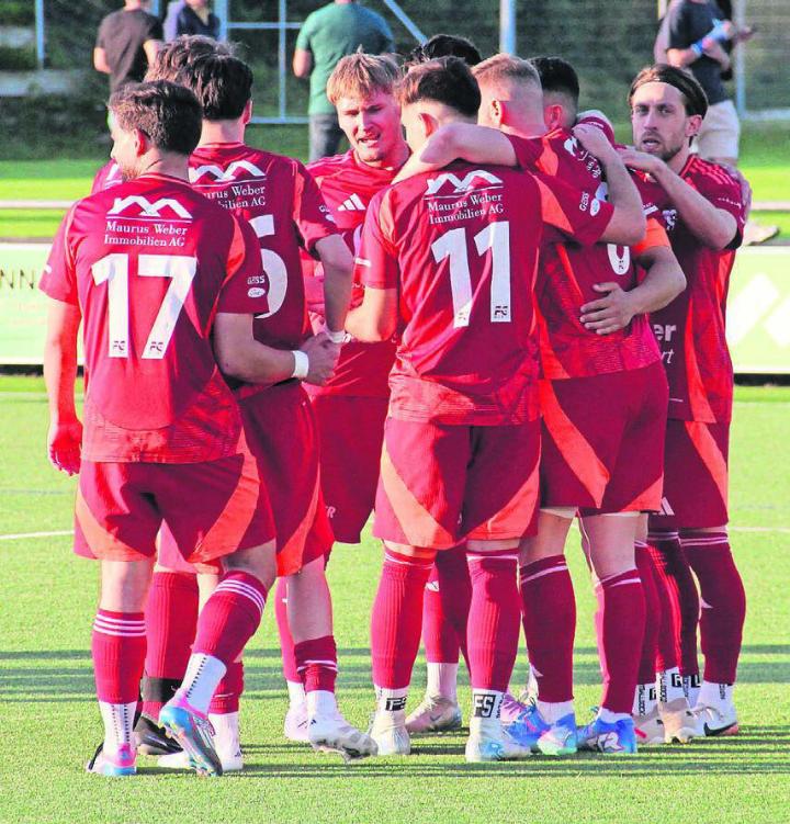 Ein seltenes Bild in den letzten zwei Jahren. Die Spieler des FC Muri dürfen jubeln.
Bild: Patrick Fischer Ein seltenes Bild in den letzten zwei Jahren. Die Spieler des FC Muri dürfen jubeln.
Bild: Patrick Fischer
