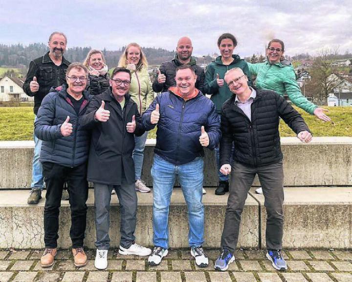 Das OK mit (von links) Renato Gsell, René Meier, Martina Bereuter, Kudi Beck, Barbara Maurer, Reto Meier, Kai Meier, Angi Reif, Bernhard Wespi und Astrid Koch freut sich auf ein unvergessliches Wochenende. Bild: zg