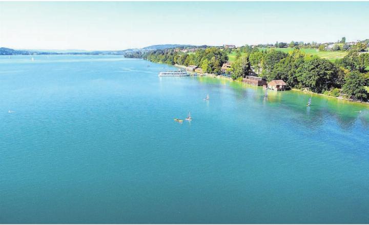 Der Hallwilersee ist ein landschaftliches Aushängeschild des Kantons Aargau. Dass dies so bleibt, dafür sorgt unter anderem seit 40 Jahren die künstliche Belüftung des Wassers. Bilder: Seetal Tourismus / zg