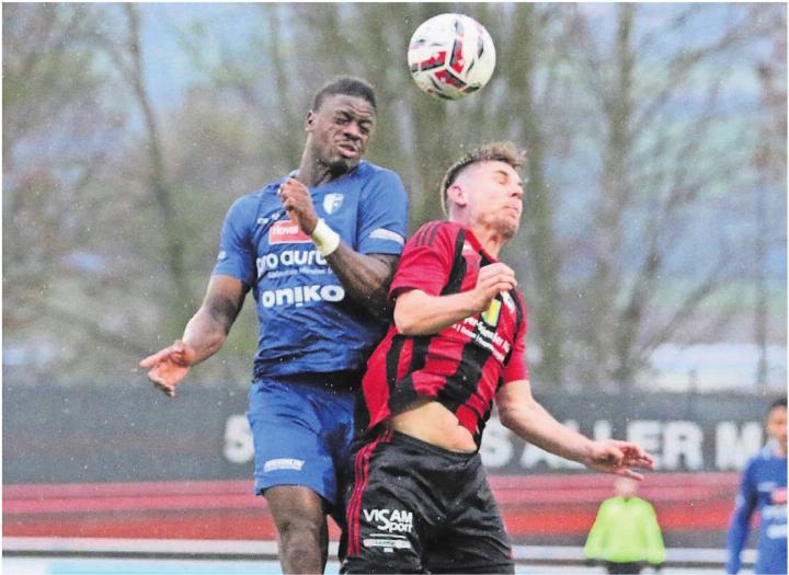 Dramane Sissoko (links) bringt Wohlen mit seinem Tor zurück auf die Siegerstrasse. Es nutzt nichts. Die Freiämter kassieren kurz vor Schluss den Ausgleich. Bild: Josip Lasic Dramane Sissoko (links) bringt Wohlen mit seinem Tor zurück auf die Siegerstrasse. Es nutzt nichts. Die Freiämter kassieren kurz vor Schluss den Ausgleich. Bild: Josip Lasic