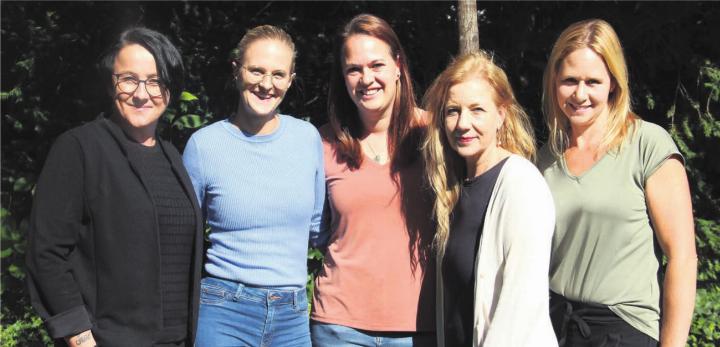 Bilden die neue Kerngruppe des Qualitätszirkels Palliative Care Region Wohlen (v. l.): Brankica Dubravac, Bereichsleitung Pflege und Betreuung Obere Mühle Villmergen; Melanie Mingote, MPA; Mirjam Schiess, Initiantin; Christine Kaspar, Spitex Freiamt, und Tina Schneider, MPA. Bild: Monica Rast