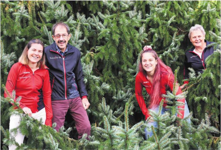 Die sportbegeisterte Lehrer-Familie Brunner, die zusammenhält und viel ehrenamtliche Arbeit für die Gemeinschaft leistet. Von links: Anina, Valentin, Rahela und Karin. Bild: zg