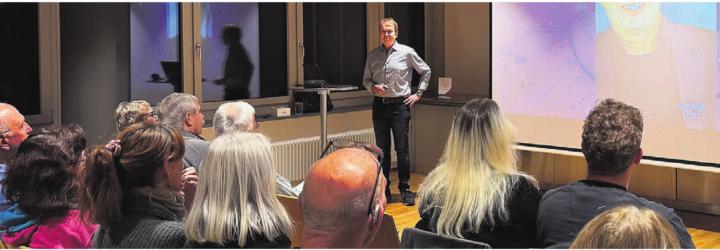 Fachexperte Daniel Renggli referierte über künstliche Intelligenz. Bild: zg Fachexperte Daniel Renggli referierte über künstliche Intelligenz. Bild: zg