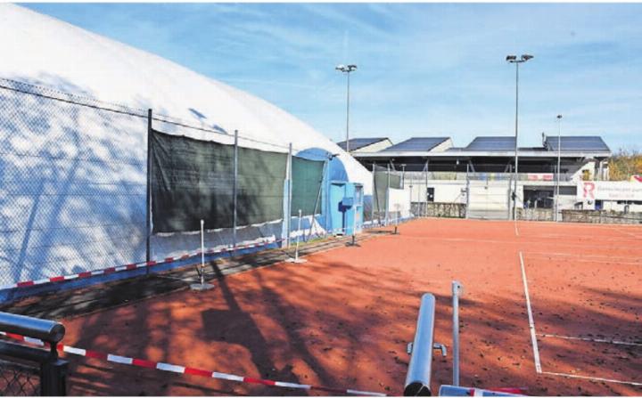 Der Tennisclub Wohlen Niedermatten kann rasch die Umsetzung angehen: Je zwei Hallenplätze und Aussenplätze werden mit einem Hartbelag versehen.
