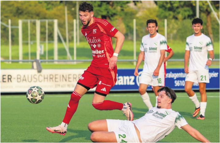 Nermin Rogentin (links) sicherte Muri mit seinem Tor einen weiteren Sieg. Bild: Archiv/sh
