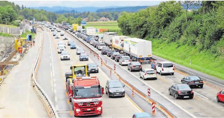 So stark befahren wie auf diesem symbolischen Streckenabschnitt ist die A1. Bild: Bundesamt für Strassen ASTRA