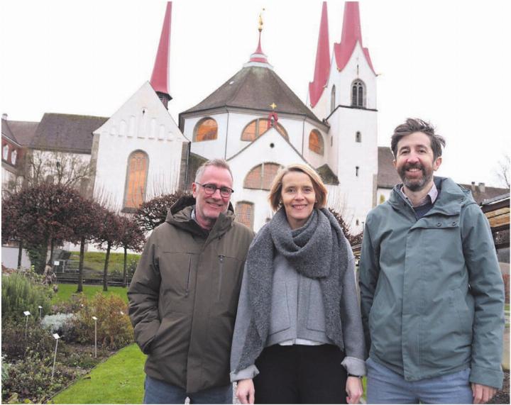 Sie sind überzeugt, dass das Konzept der niederschwelligen Ausstellung für Kinder und Erwachsene gut ankommt, von links: Christoph Zurfluh, Nicole Laubacher und Tobias Holzer. Bilder: Annemarie Keusch / zg Sie sind überzeugt, dass das Konzept der niederschwelligen Ausstellung für Kinder und Erwachsene gut ankommt, von links: Christoph Zurfluh, Nicole Laubacher und Tobias Holzer. Bilder: Annemarie Keusch / zg