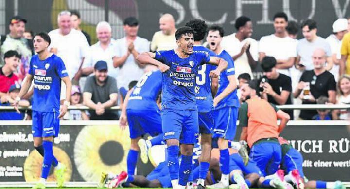 Bijan Dalvand lässt den Jubel über das 1:0 raus. Doch die Freude hielt nur kurz, noch vor der Pause fällt das 1:1, am Schluss heisst es 1:3. Bild: Alexander Wagner