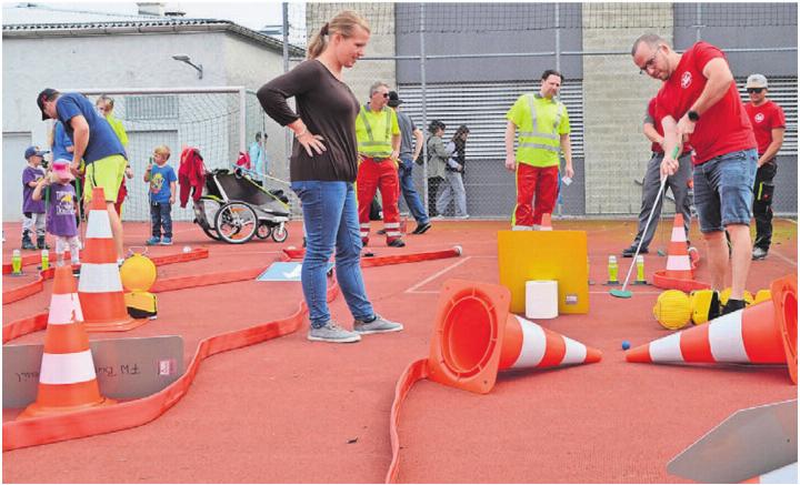 Die Verkehrsabteilung hat Einfallsreichtum bewiesen – und einen Minigolfparcours kreiert. Bilder: Thomas Stöckli