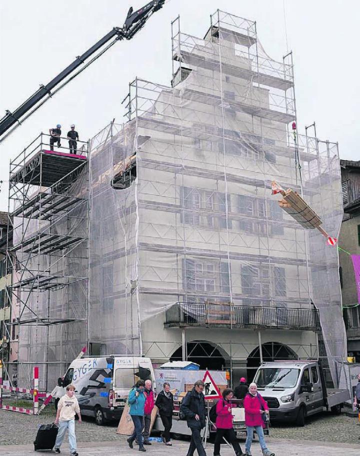 Das Stierli-Haus war eineinhalb Jahre lang eine Baustelle. Kurz vor Fertigstellung der Restauration wurde es Opfer einer grossflächigen Sprayattacke.