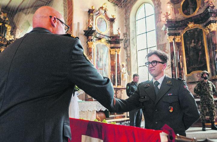 Die Absolventen erhielten ihr Brevet. Bild: zg