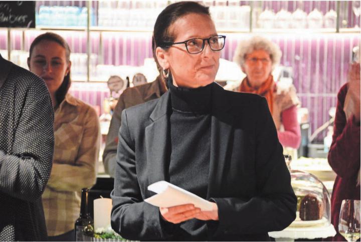 Laura Pascolin musste am Wahlapéro der SP das etwas enttäuschende Resultat ihrer Parte kommentieren. Sie selbst verfügt aber über sehr viel Rückhalt in der Bevölkerung. Bilder: Chregi Hansen / Archiv