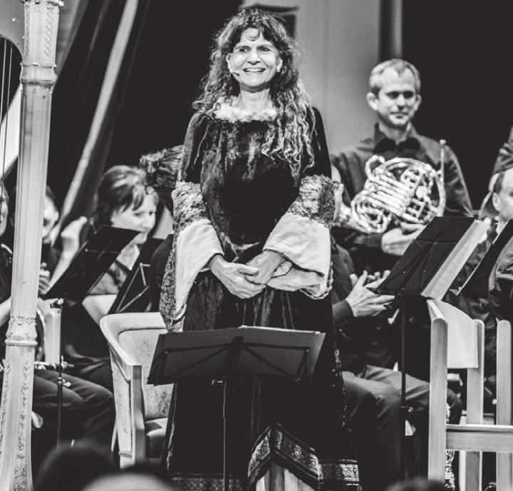 Jolanda Steiner in der Roller der Erzählerin von «Aschenbrödel». Bild: zg