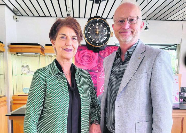 Gabriela und Heinz Strebel sagen Danke für die Treue. Ende Januar wird das Fachgeschäft schliessen. Bild: pd