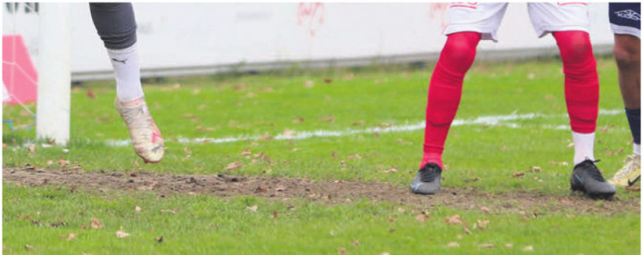 Mit dem Wegfall des Rigacker-Platzes werden die Platzprobleme im Sportzentrum Niedermatten für den FC Wohlen immer grösser. Nun will die Fraktion der Mitte / Dorfteil Anglikon, dass beim Kunstrasenprojekt die Termine zwingend eingehalten werden. Bild: Archiv