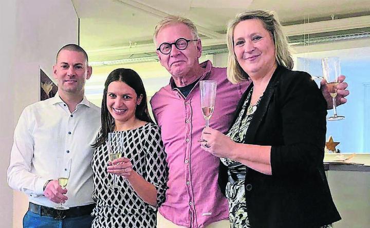 Philipp und Corinne Kern (links) übernehmen die Praxis von Derk Welmers und Tilly Timmermans. Bild: zg Philipp und Corinne Kern (links) übernehmen die Praxis von Derk Welmers und Tilly Timmermans. Bild: zg