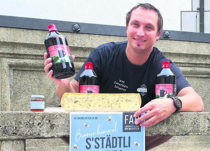 Sebastian Hampl ist mit den Gedanken irgendwo zwischen Glühwein, Raclette und Honigbienenbummel. Aktuell steht die FAB-Aktion zum Herbstbeginn an. Eine spannende Neuerung, die geplant werden will, bringt dann die Adventszeit. Bild: zg