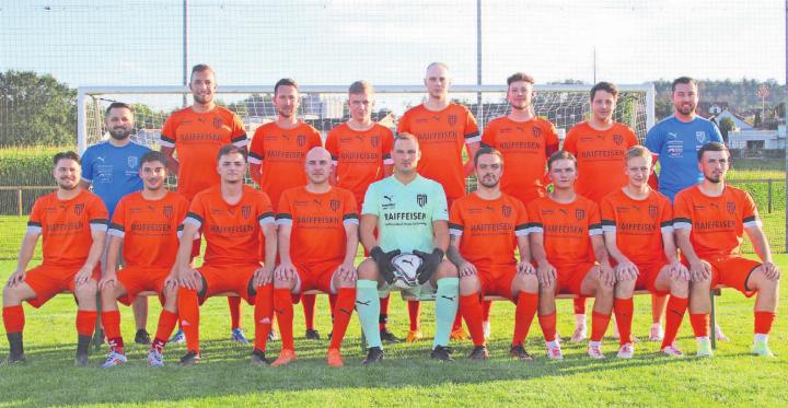 FC Merenschwand, Saison 2024/25, hinten, von links: Sajmir Veliju (Trainer), Michele Schmid, Luca Nietlispach, Jan Heggli, Raphael Glöckler, Robin Schoch, Giovanni D Elena, Samuel Gaspers (Assistenztrainer). Vorne: Marco Pasquarelli, Manuele Pasquarelli, Jetmir Limoni, Fabio Käppeli, Marco Pielli, Lukas Aepli, Gian-Luca Neiger, Silvan Mattig, Fabian Nikaj. Es fehlen: Simon Bächler, Szabolcs Baricz, Marc Berli, Damian Biderbost, Tim Gehbauer, Musa Haljimi, Darko Jankovic, Enis Ljatifi, Alex Marra, Christian Marra, Alejandro Schegg, Patrick Stettler, Damian Stöckli, Marsio Stutz, Andrin Tischhauser.
