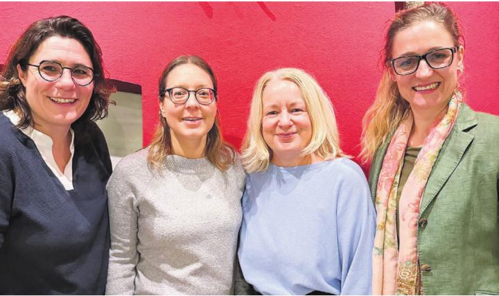 Setzen sich mit Herzblut für die Elternvereinigung Mutschellen ein: (v. l.) Brigitte Bürgisser, Sabrina Hanselmann, Louisa Springer und Claudia Gurtner. Brigitte Bürgisser legt jedoch ihr Vorstandsmandat nach langjähriger Tätigkeit ab. Bild: zg