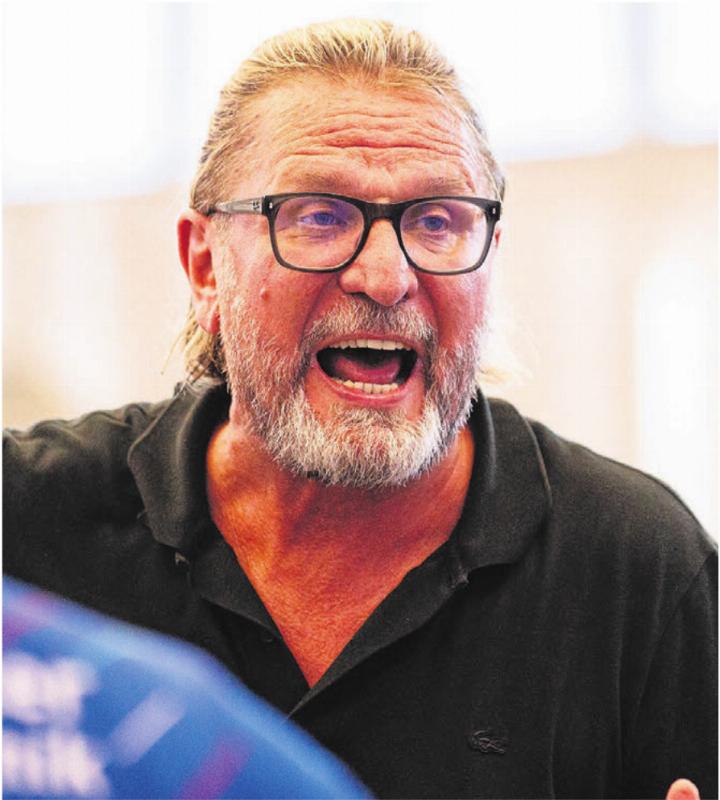 Trainer Alex Milosevic wurde laut in Luzern, gebracht hat es nicht viel. Nun will sich die SG Wohlen Mutschellen gegen Leader Stans II rehabilitieren. Bild: Archiv