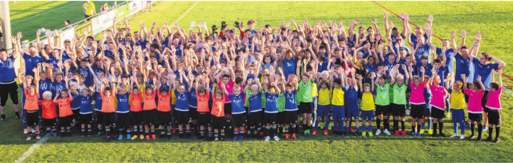 Rund 350 Kinder, Jugendliche und Erwachsene trainieren und spielen heute in 16 Teams. Tendenz steigend. Dadurch kommen die Rasenplätze an den Anschlag. Bilder: zg/chh