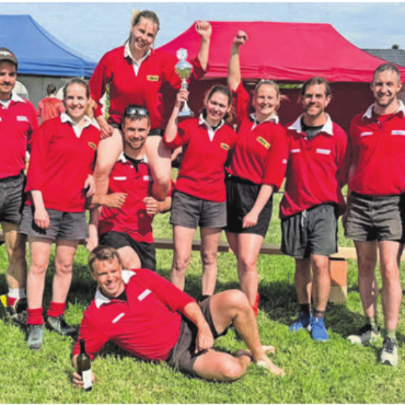 Dreimal auf dem Podest - Das Mixed-Team holte sich nach einem Steigerungslauf den 2. Rang. Bild: zg
