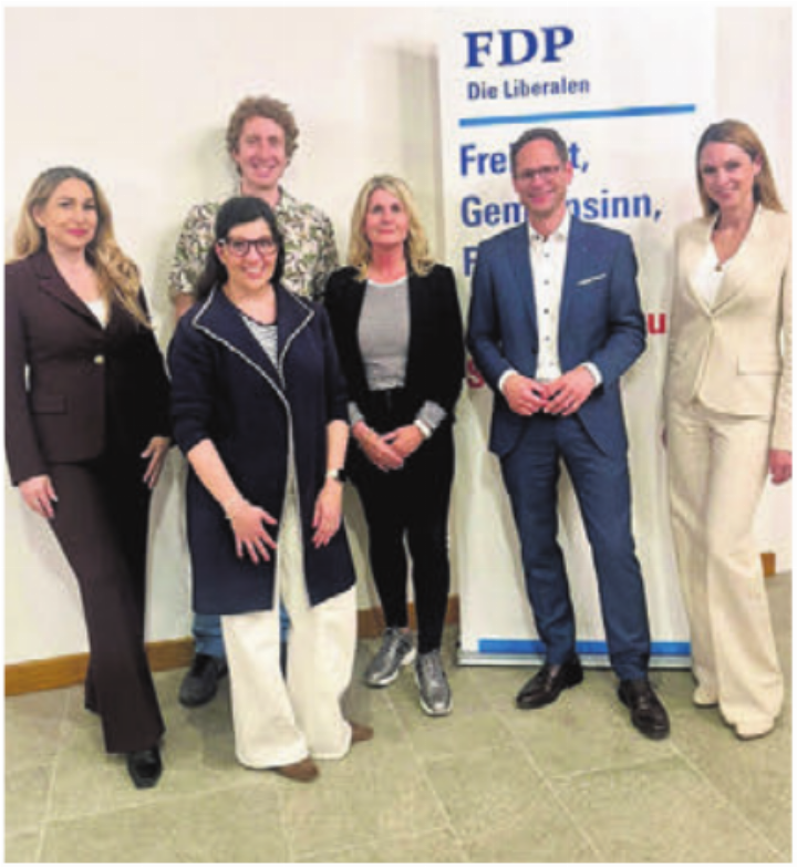 Der Vorstand FDP Bezirk Bremgarten (v.l.): Aferdita Sokolaj (Fiko-Bremgarten), Jérome Tellenbach (Jungfreisinn), Susan Diethelm (Präsidentin), Karin Bochicchio-Stutz (Bezirksrichterin), Silvan Hilfiker (Grossrat), Jenny Gerber (Vizeammann O-L.).