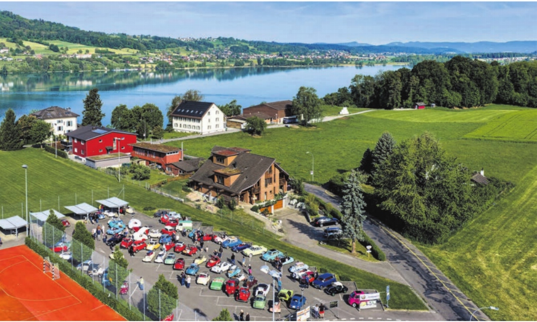 Ein Bild, das in Erinnerung bleiben wird: 50 Jahre nach der Premiere kehrt das Treffen der kleinen Flitzer an den Hallwilersee zurück. Ein Bild, das in Erinnerung bleiben wird: 50 Jahre nach der Premiere kehrt das Treffen der kleinen Flitzer an den Hallwilersee zurück.