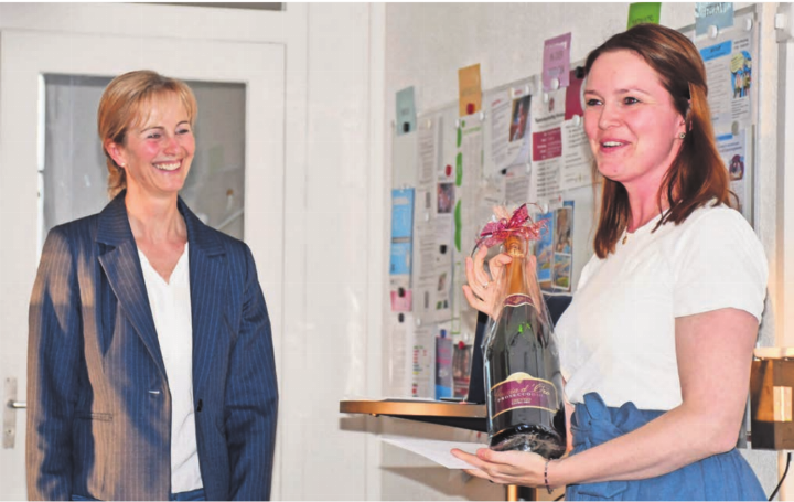 Vom Co-Präsidium zur klaren Aufteilung: Stefanie Dietrich (rechts) ist die neue und alleinige Präsidentin der Mitte, Sonja Isler-Rüttimann wird künftig als Vizepräsidentin agieren. Bilder: Daniel Marti Vom Co-Präsidium zur klaren Aufteilung: Stefanie Dietrich (rechts) ist die neue und alleinige Präsidentin der Mitte, Sonja Isler-Rüttimann wird künftig als Vizepräsidentin agieren. Bilder: Daniel Marti