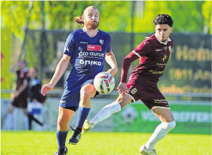 Michael Weber (links) erzielt in der Nachspielzeit das 1:1 für den FC Wohlen.    Bild: Andy Müller / Archiv