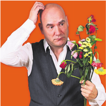 Ein «Held» im Kellertheater - Das neue Soloprogramm von Reto Zeller kommt ins Kellertheater Bremgarten – ein unterhaltsamer Abend scheint dabei garantiert.   Bild: zg