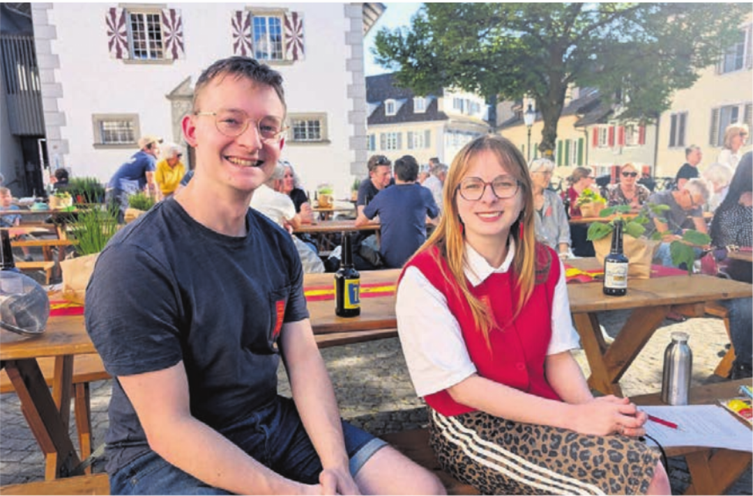 SP-Jugend unter sich: Der 29-jährige Sandro Covo (Präsident SP Bezirk Bremgarten) und die 26-jährige Mirjam Hostetmann (Präsidentin Juso Schweiz). SP-Jugend unter sich: Der 29-jährige Sandro Covo (Präsident SP Bezirk Bremgarten) und die 26-jährige Mirjam Hostetmann (Präsidentin Juso Schweiz).